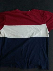 I Am Selling a Half Sleeve Men&#39;s Tshirt