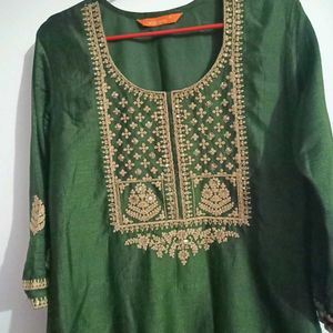Elegant Green Embroidered Kurta