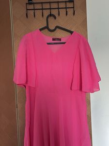 Elegant Pink Midi Dress