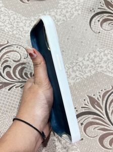 Silicon iPhone 13 Cover