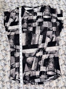 Classy Black And White Summer Top