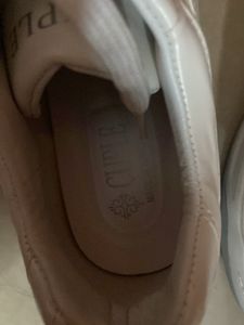 whitee Shoes
