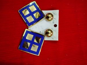 Earings