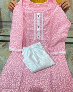 Abhisarika Voguish Women Kurta Set..