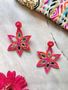 Beaded Starburst Earrings🩵🩷