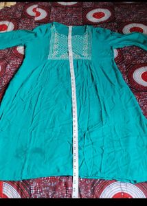 Green Elegant Embroidered Kurta