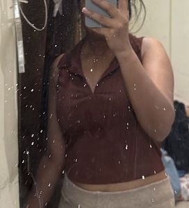 Collared Sleeveless Top
