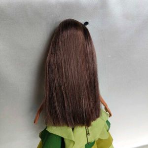 Iconic Barbie Doll + Accessories💚