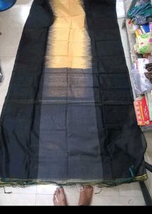 Elegant Black &amp; Gold Saree