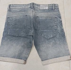 very Beautiful Denim shorts.