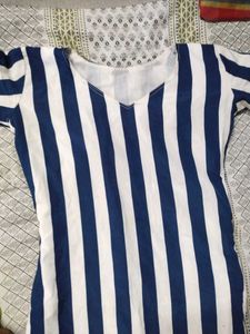 Striped Women&#39;s Top