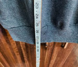 Zara Solid Pullover - Chest 40