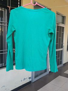 Green Long Sleeve Top