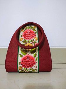 Pretty Floral Embroidered Handbag
