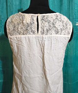 Size S/M🎁Buy 2 Get 1 Free🎁 White Sleeveless Top
