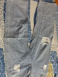 STRAIGHT FIT DENIM