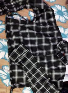 Check Black Crop Shirt🖤🤍