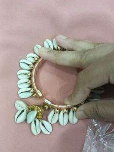 Cowrie Shell One Hand Bangle