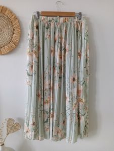 H&M Mint Floral Skirt