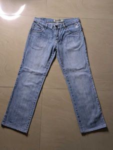blue striaght fit jeans