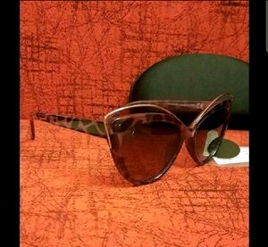 Chic Cat-Eye Sunglasses