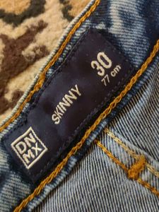 Beautiful Skinny Damaged Jeans By Dnmx