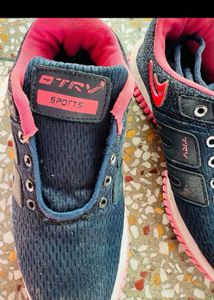Sports Shoes