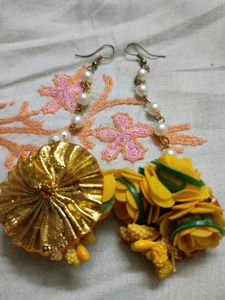 Sets Of Tops And Maang Tikka