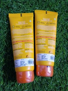 2 Aqualogica Papaya &amp; Vitamin C Face Wash