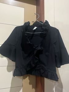 Kazo Ruffled Black Top