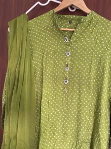 Green Bandhani Print Kurti Set