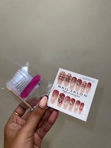 Press-On Nail Set