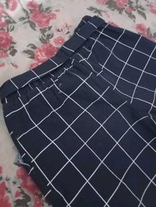 Checkered Pants with Tie