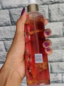 Nykaa wanderlust Strawberry Body Mist 200ml