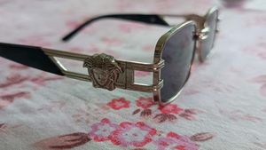 Classy Sunglasses + 2 Matte Mini Lipsticks