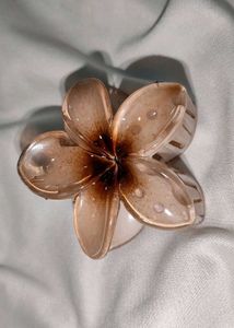 Floral Brown Hair Clip 🤎
