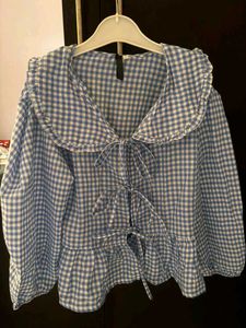 blue Peter Pan collar top