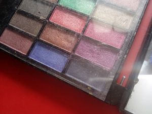 Glam 21 Eye Shadow Pallete