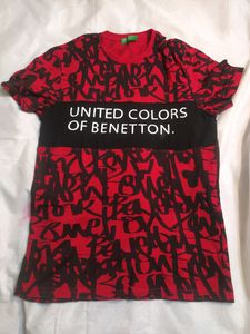 red tshirt
