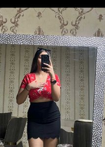 H&amp;M, Red Floral Twist-Front Crop Top