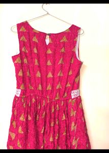 Red Sleeveless Kurti