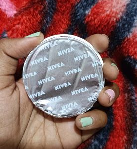 Nivea Soft Light Moisturising Cream