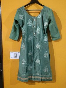 Green Embroidered Kurta