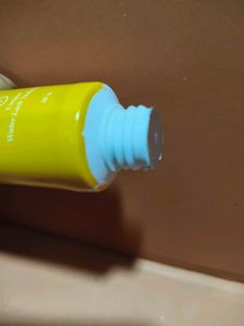 Aqualogica Glow+ Smoothie Facewash