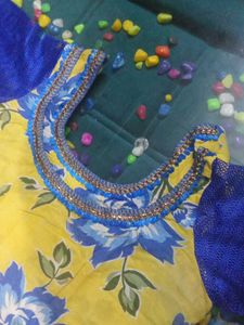 Beautiful Floral Kurta With Net Arms ..💙🪬