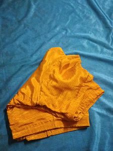 Beautiful Saree With Small Broder