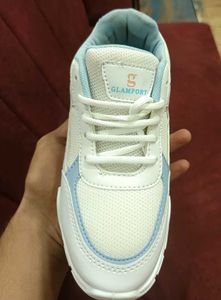 Trendy White Fashion Sneakers