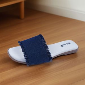 Flats With Multi-styling Straps