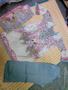 Pakistani Lawn Suits Sets