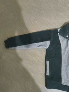 Kids&#39; Stylish Grey Zip-Up Hoodie - Warm &amp; Comfy
